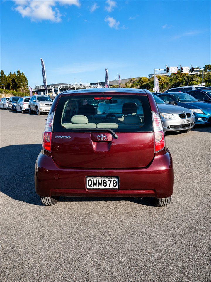 2009 Toyota Passo thumbnail