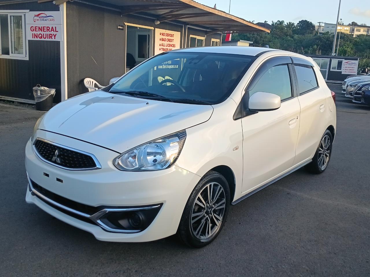 2018 Mitsubishi Mirage thumbnail