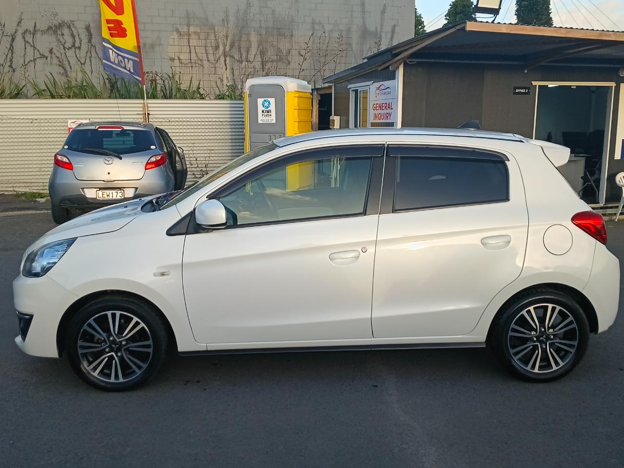 2018 Mitsubishi Mirage thumbnail