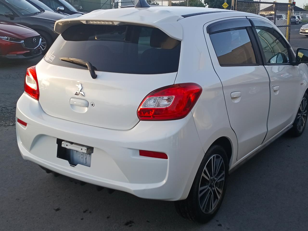 2018 Mitsubishi Mirage thumbnail