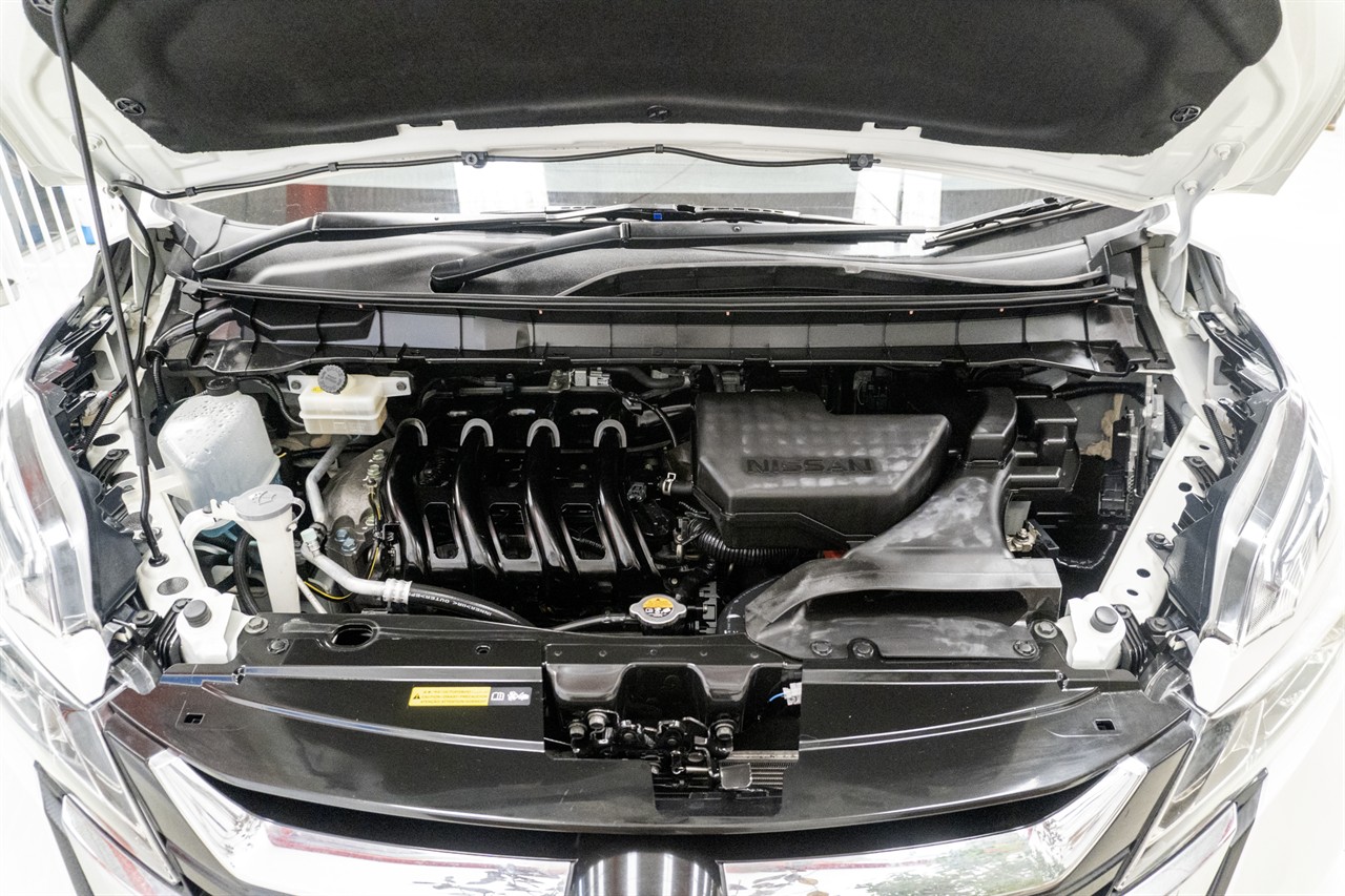 2017 Nissan Serena thumbnail