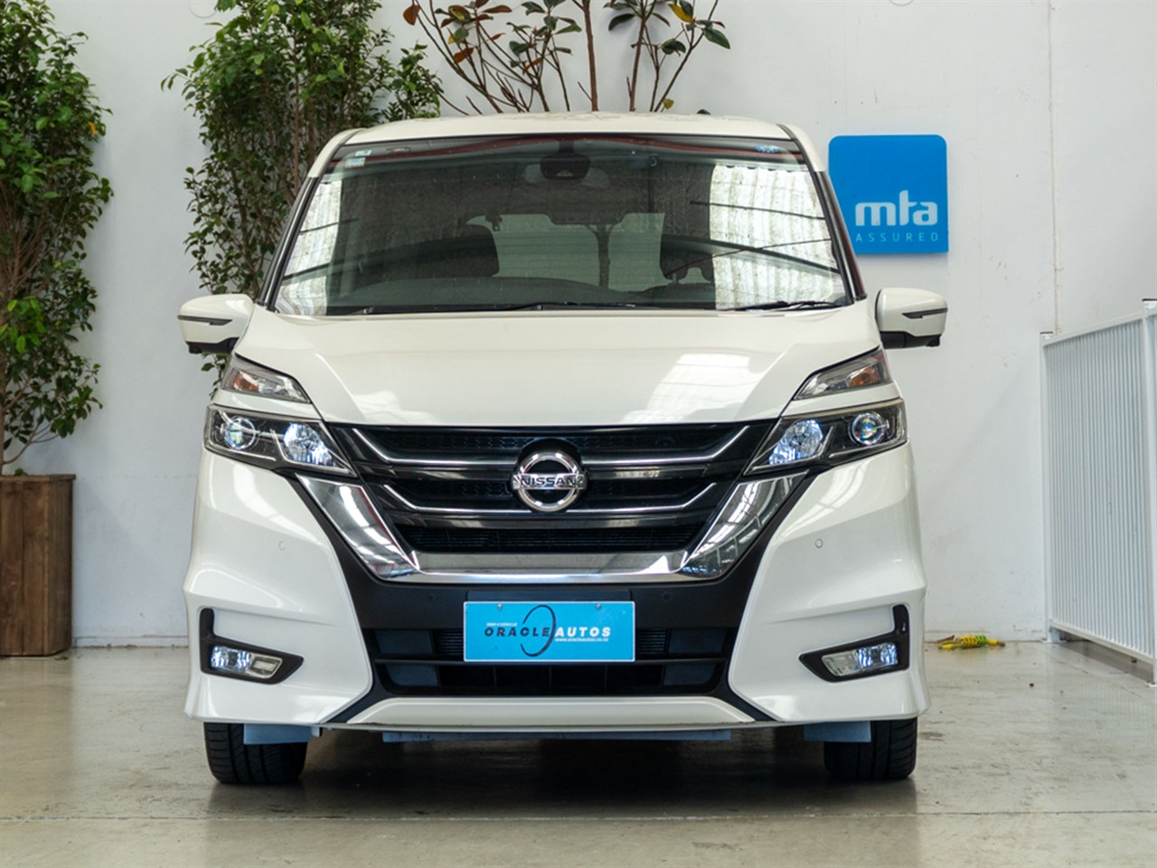 2017 Nissan Serena thumbnail