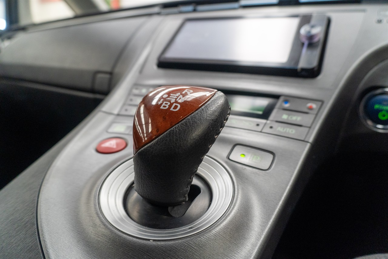 2012 Toyota Prius thumbnail
