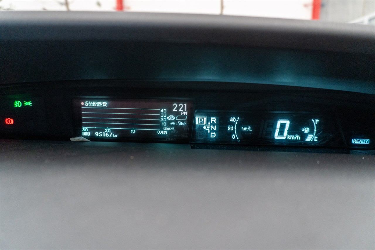 2012 Toyota Prius thumbnail