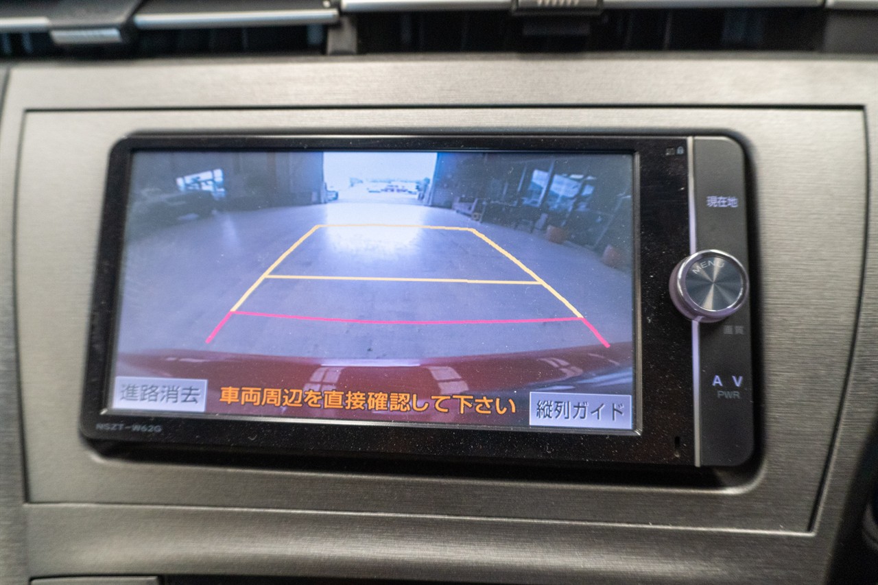 2012 Toyota Prius thumbnail