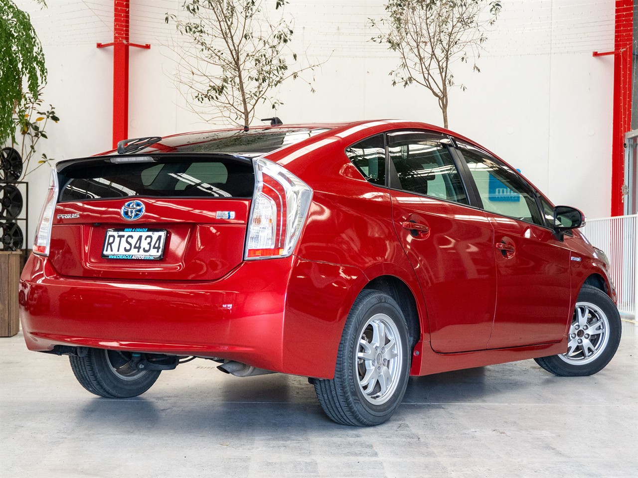 2012 Toyota Prius thumbnail