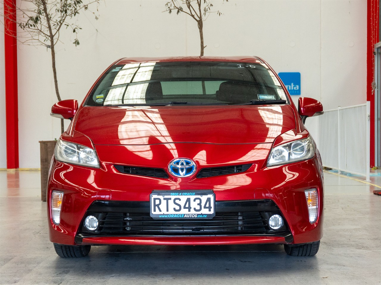 2012 Toyota Prius thumbnail