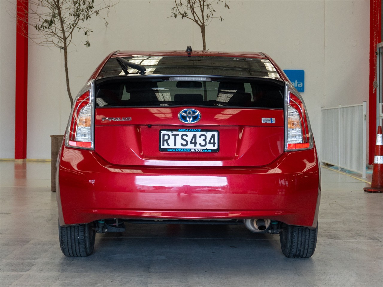 2012 Toyota Prius thumbnail