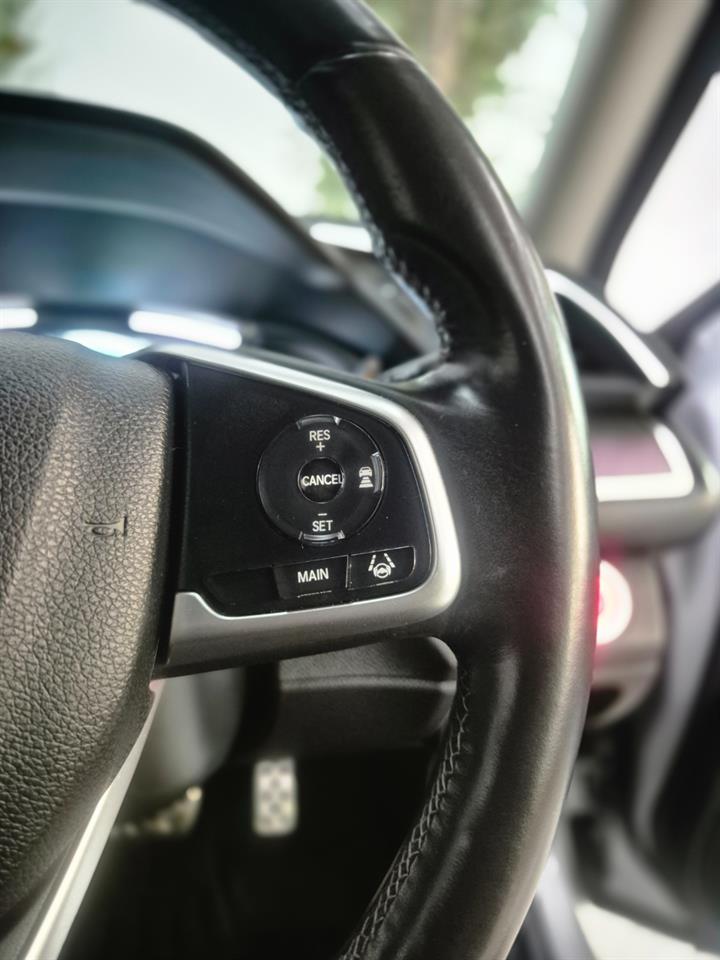 2017 Honda Civic thumbnail