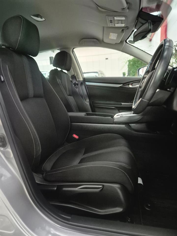 2017 Honda Civic thumbnail