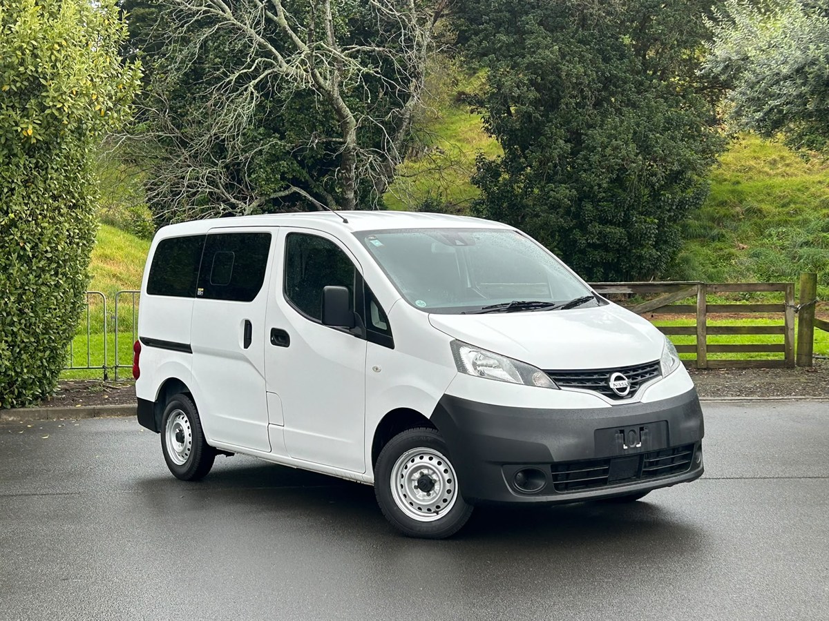 2020 Nissan NV200 thumbnail