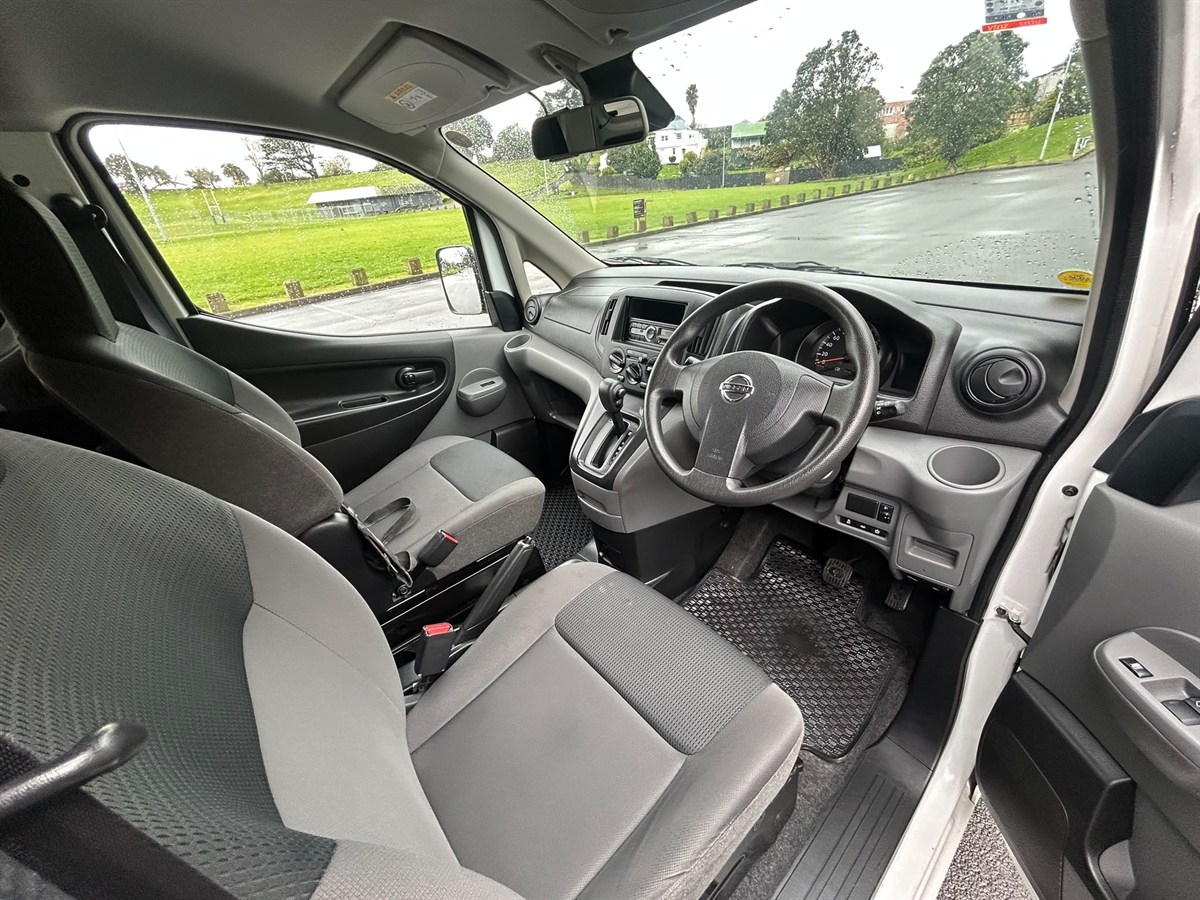 2020 Nissan NV200 thumbnail