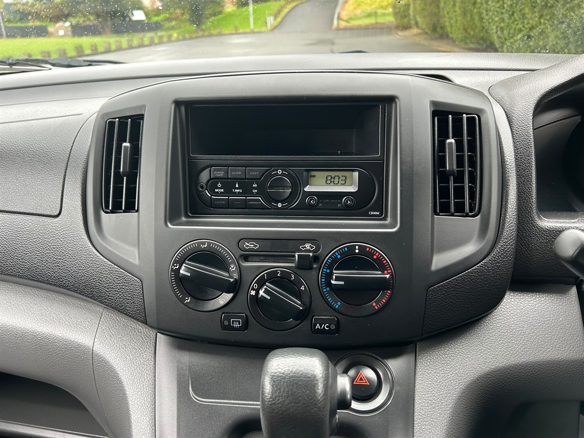 2020 Nissan NV200 thumbnail