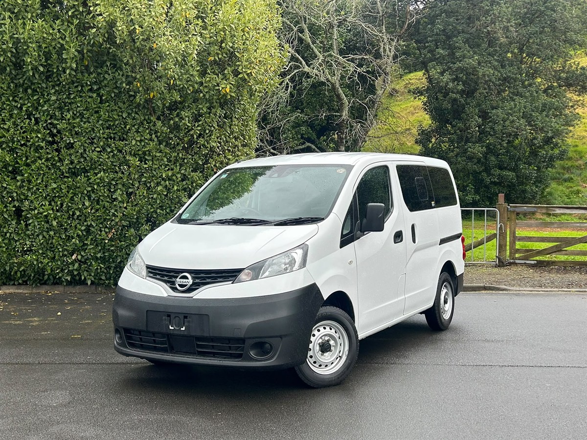 2020 Nissan NV200 thumbnail