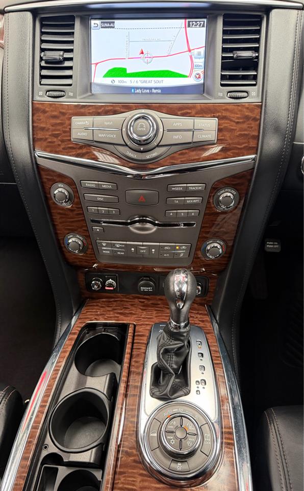2023 Nissan Patrol thumbnail