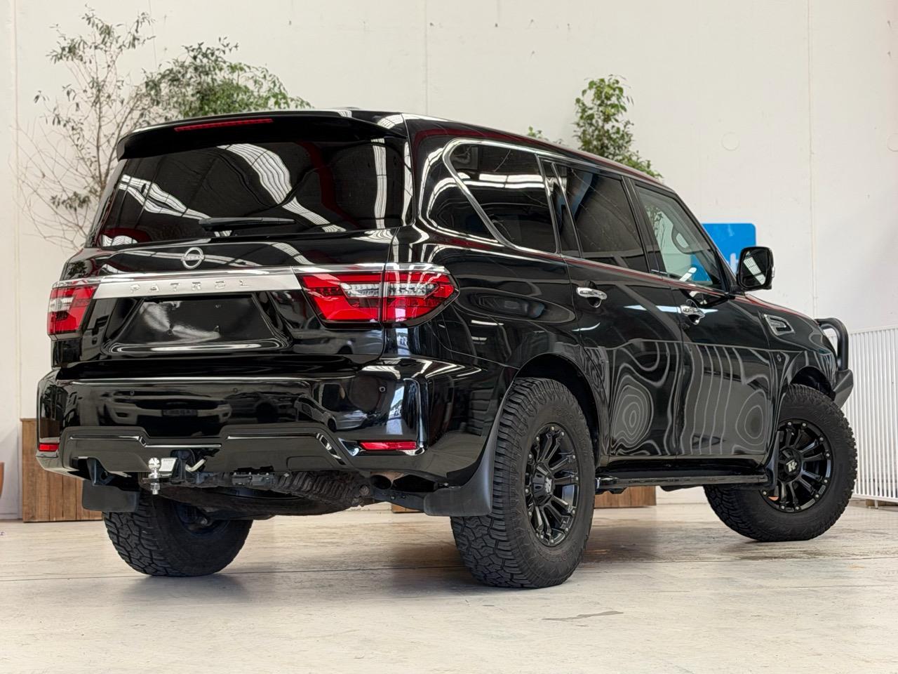 2023 Nissan Patrol thumbnail