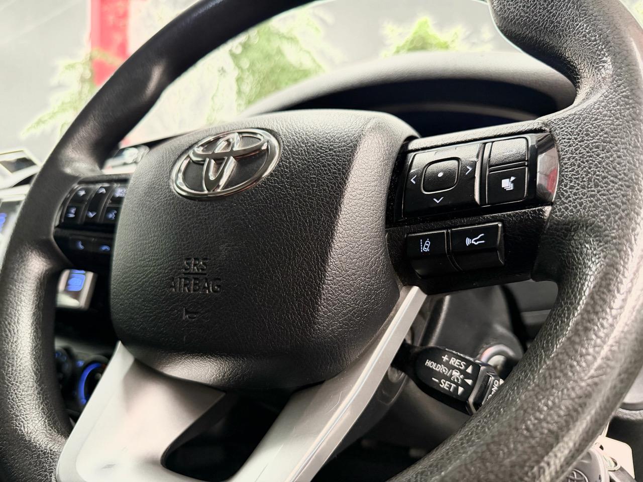 2019 Toyota Hilux thumbnail