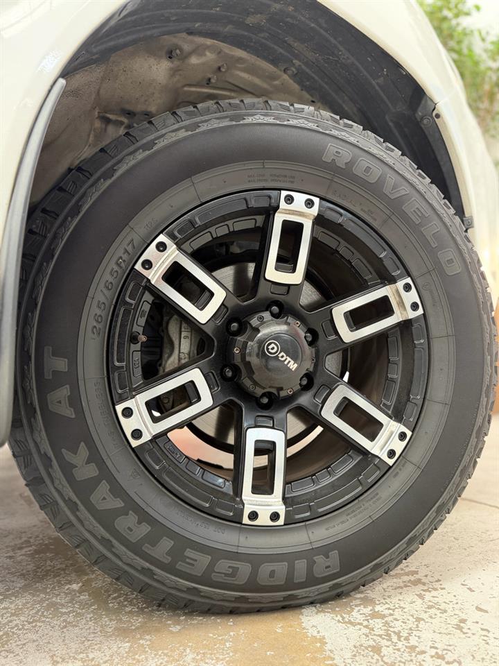 2019 Toyota Hilux thumbnail