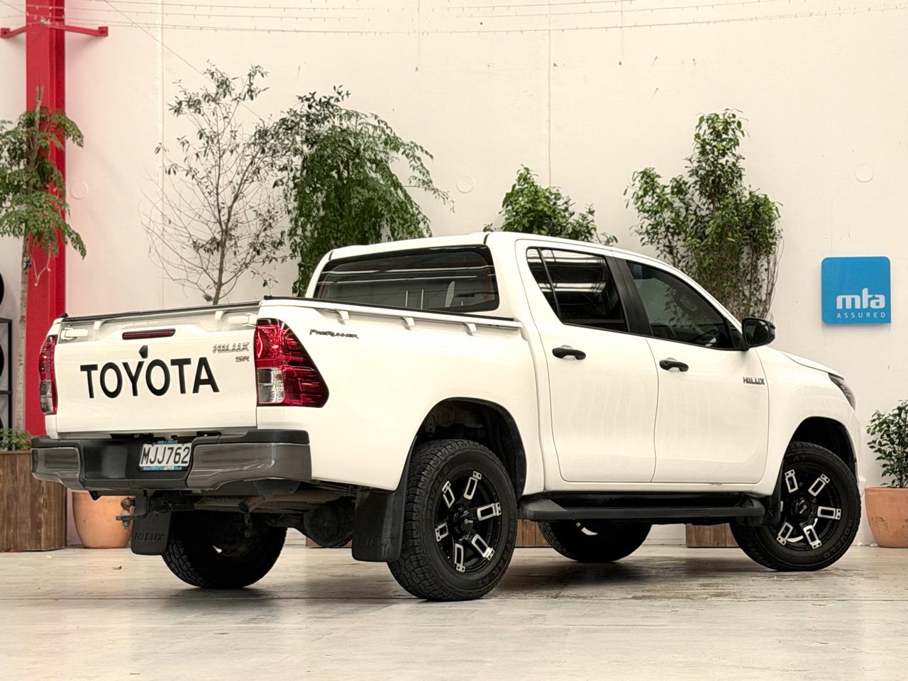 2019 Toyota Hilux thumbnail