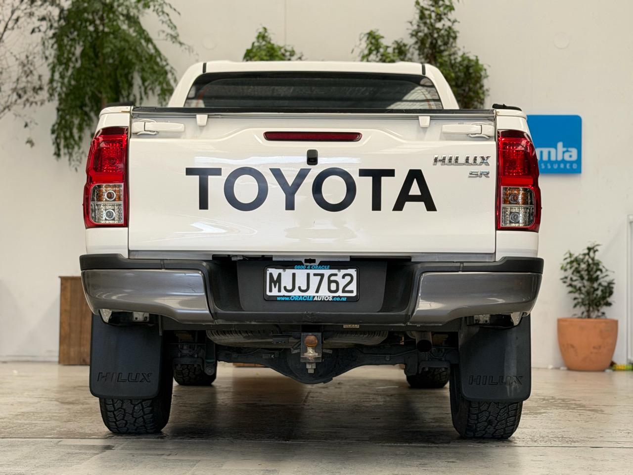 2019 Toyota Hilux thumbnail