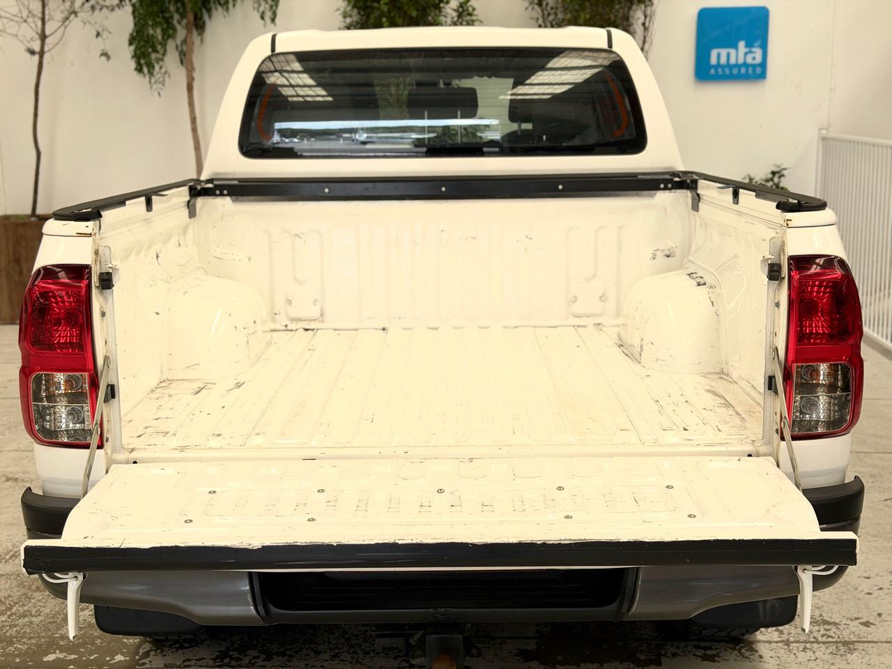 2019 Toyota Hilux thumbnail