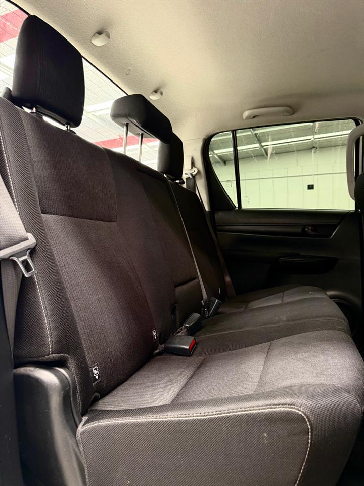 2019 Toyota Hilux thumbnail