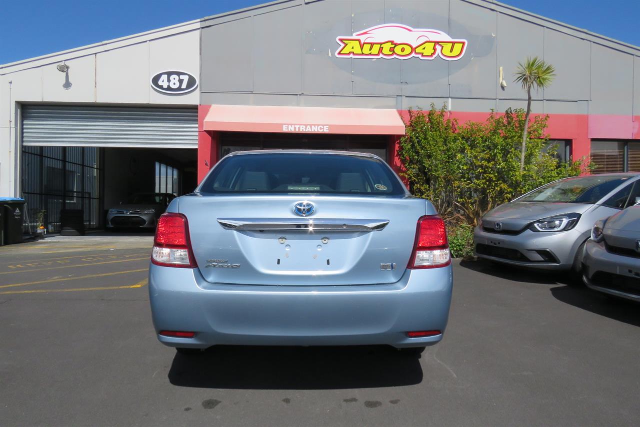 2015 Toyota Corolla thumbnail