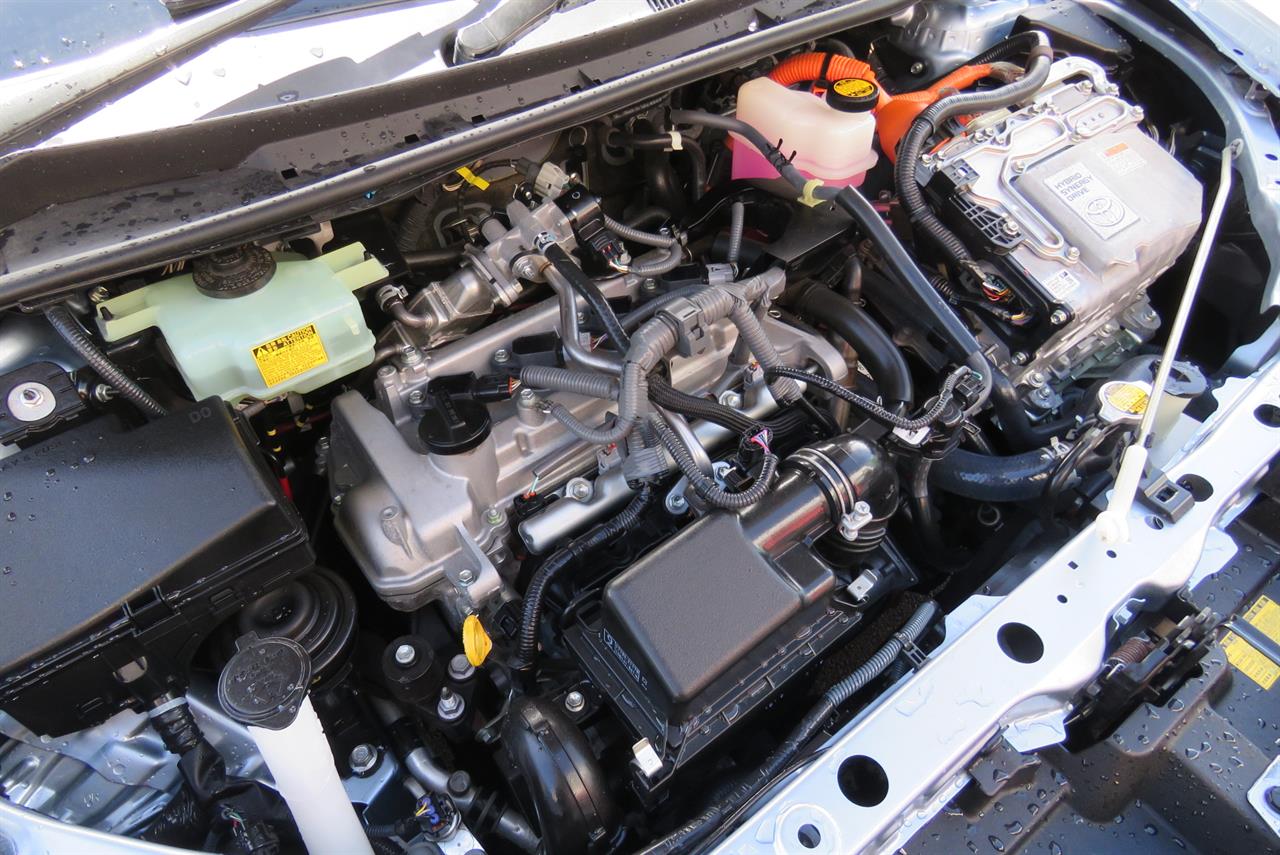 2015 Toyota Corolla thumbnail