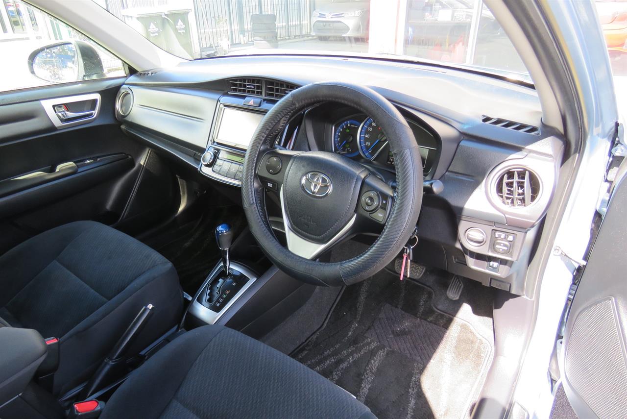 2015 Toyota Corolla thumbnail