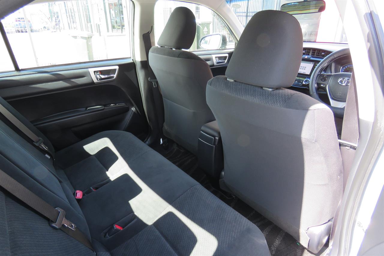 2015 Toyota Corolla thumbnail