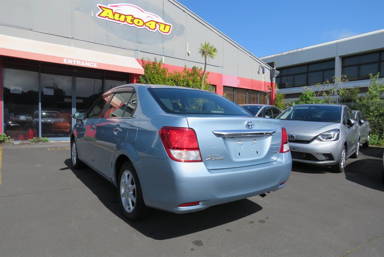 2015 Toyota Corolla thumbnail