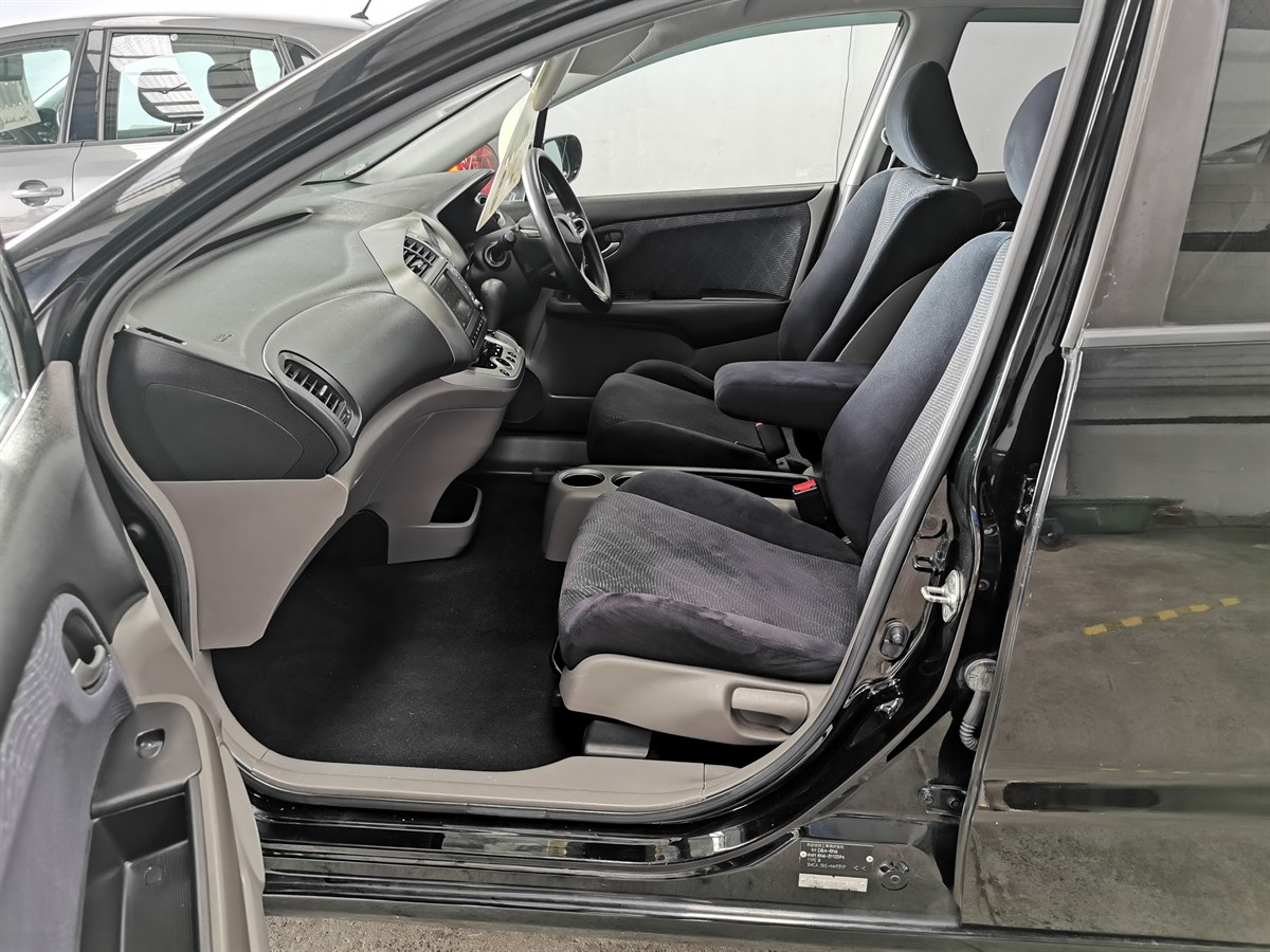 2009 Honda Stream thumbnail
