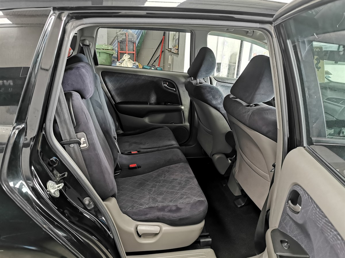 2009 Honda Stream thumbnail