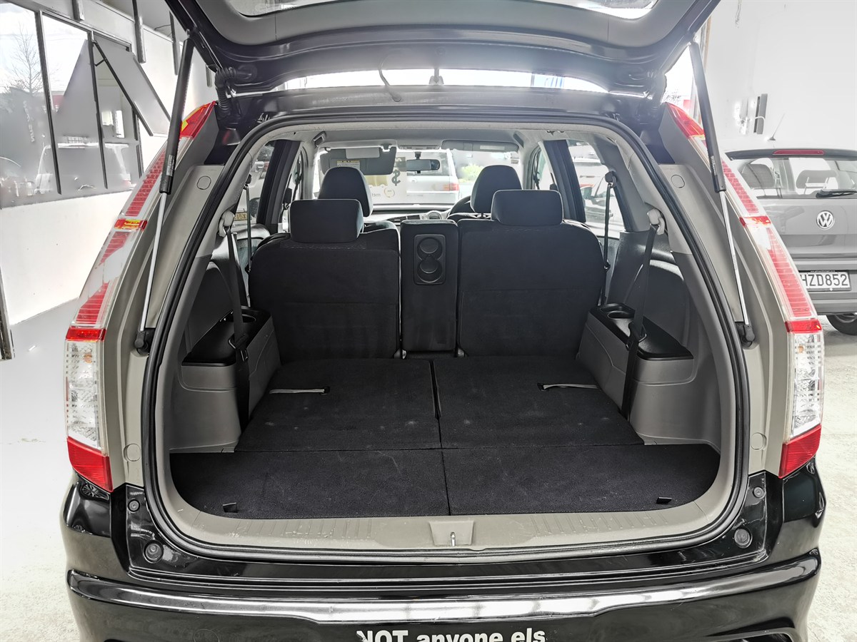 2009 Honda Stream thumbnail
