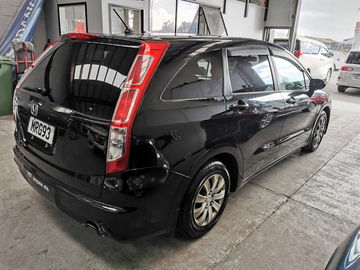 2009 Honda Stream thumbnail