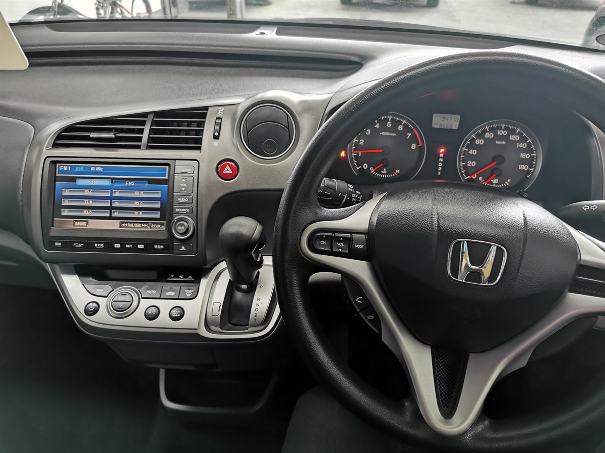 2009 Honda Stream thumbnail