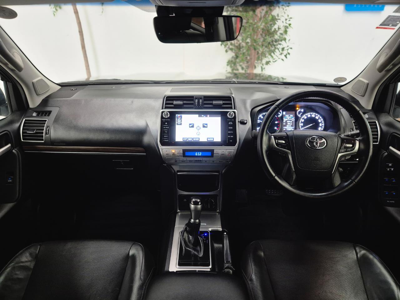 2018 Toyota Landcruiser thumbnail