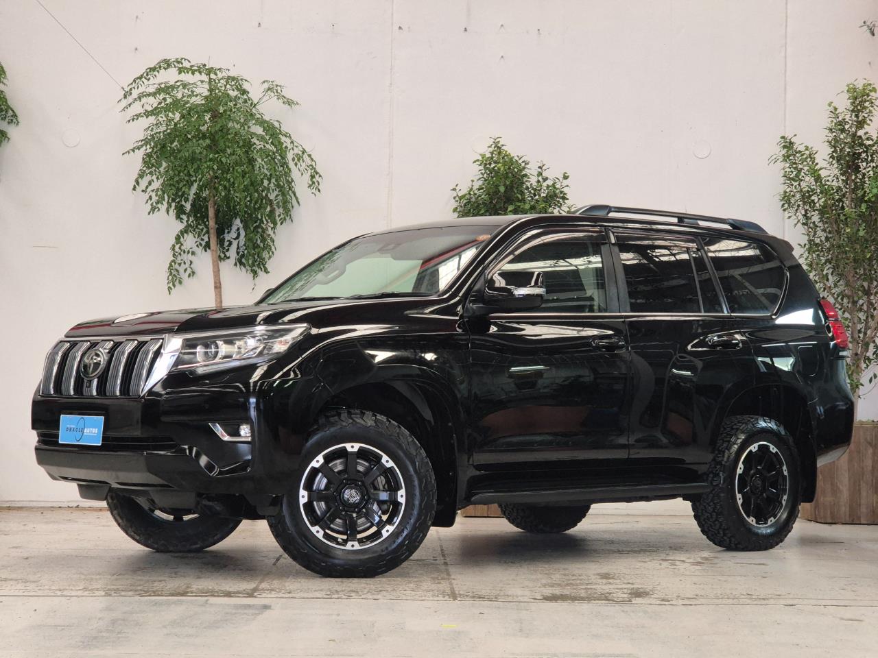 2018 Toyota Landcruiser thumbnail