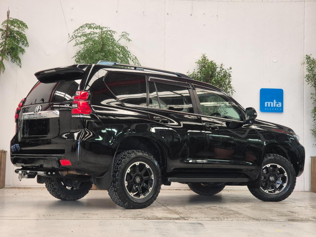 2018 Toyota Landcruiser thumbnail