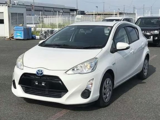 2016 Toyota Aqua thumbnail