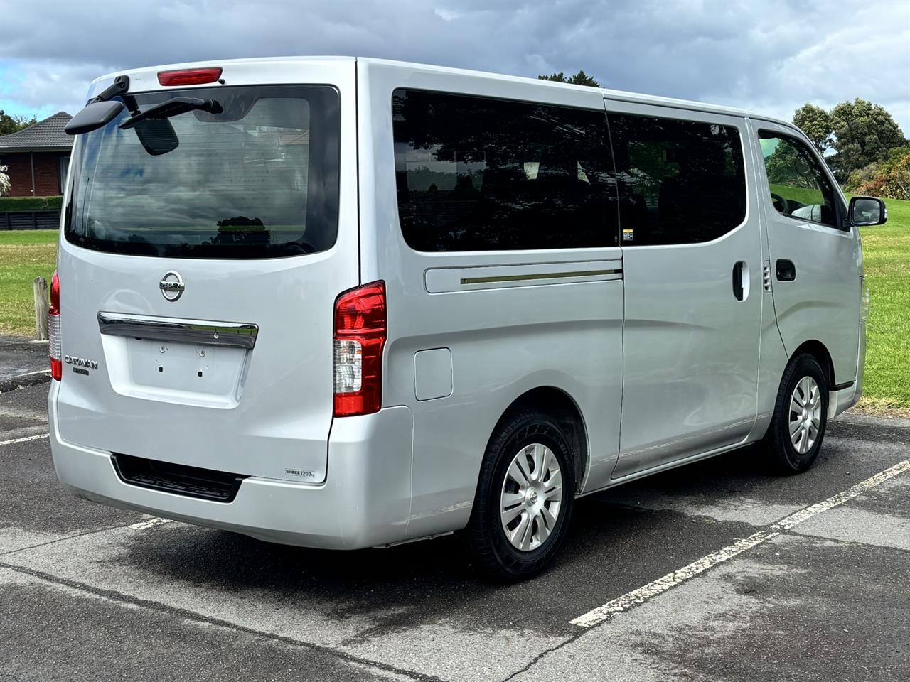 2020 Nissan NV350 thumbnail