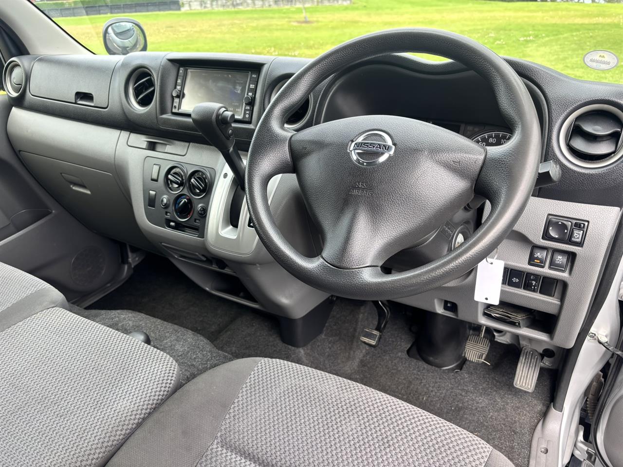 2020 Nissan NV350 thumbnail