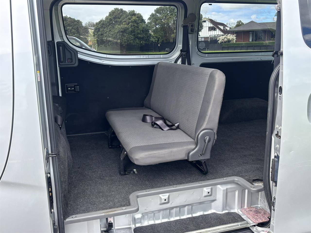 2020 Nissan NV350 thumbnail