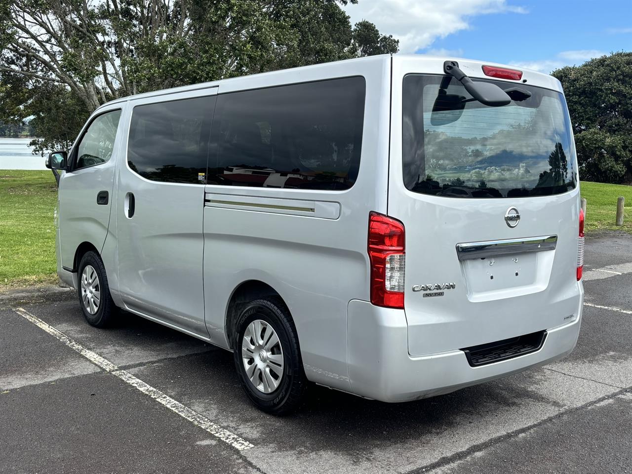 2020 Nissan NV350 thumbnail