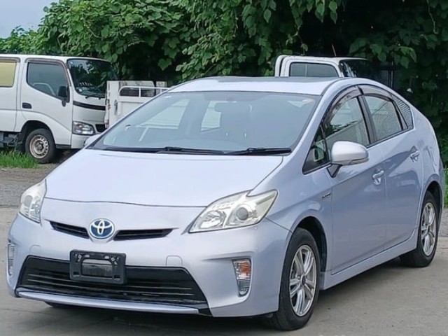 2014 Toyota Prius thumbnail