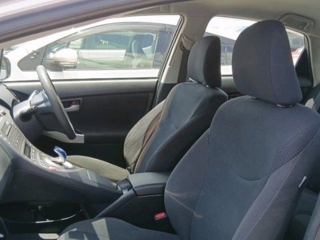 2014 Toyota Prius thumbnail
