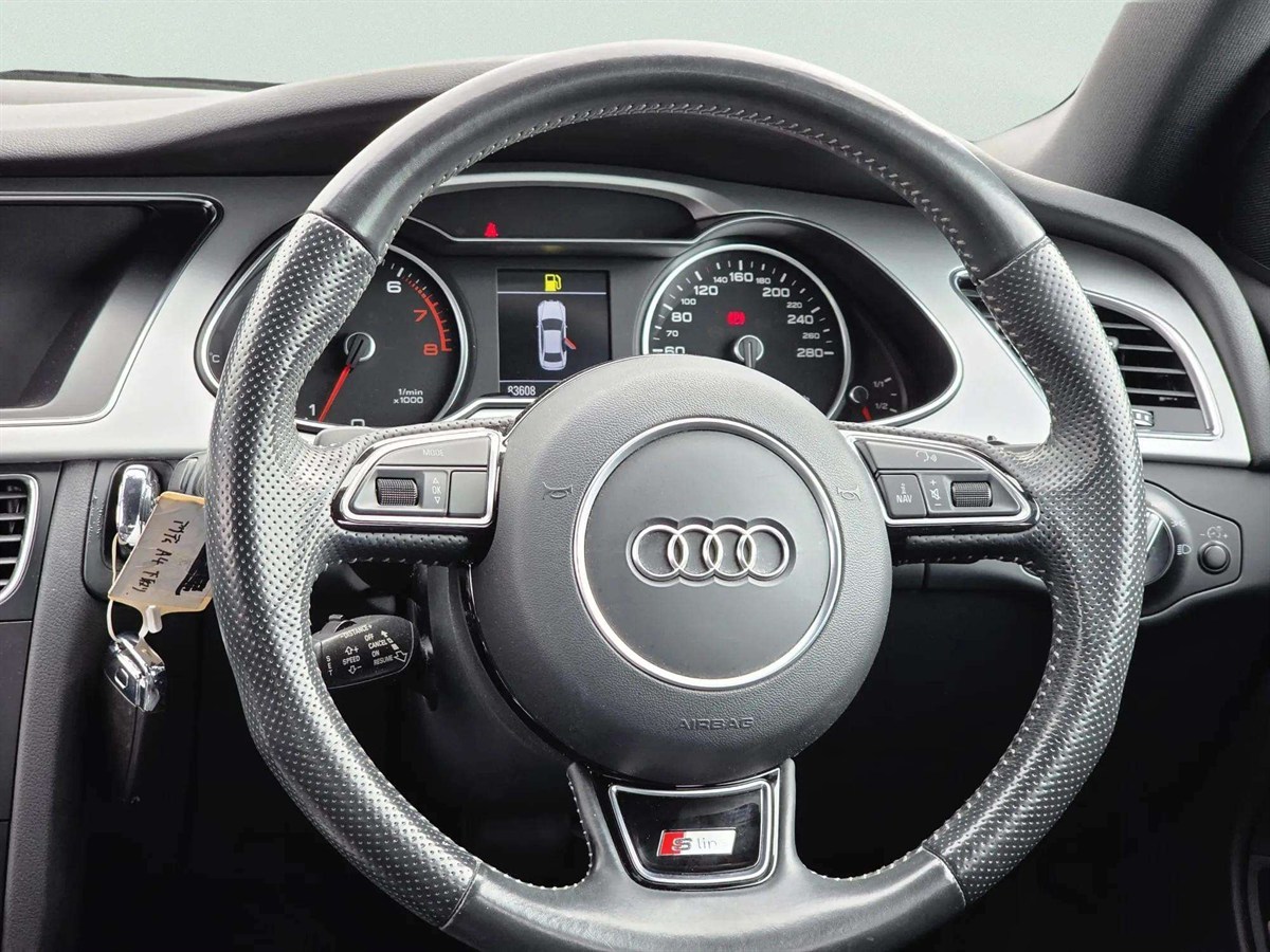 2016 Audi A4 thumbnail