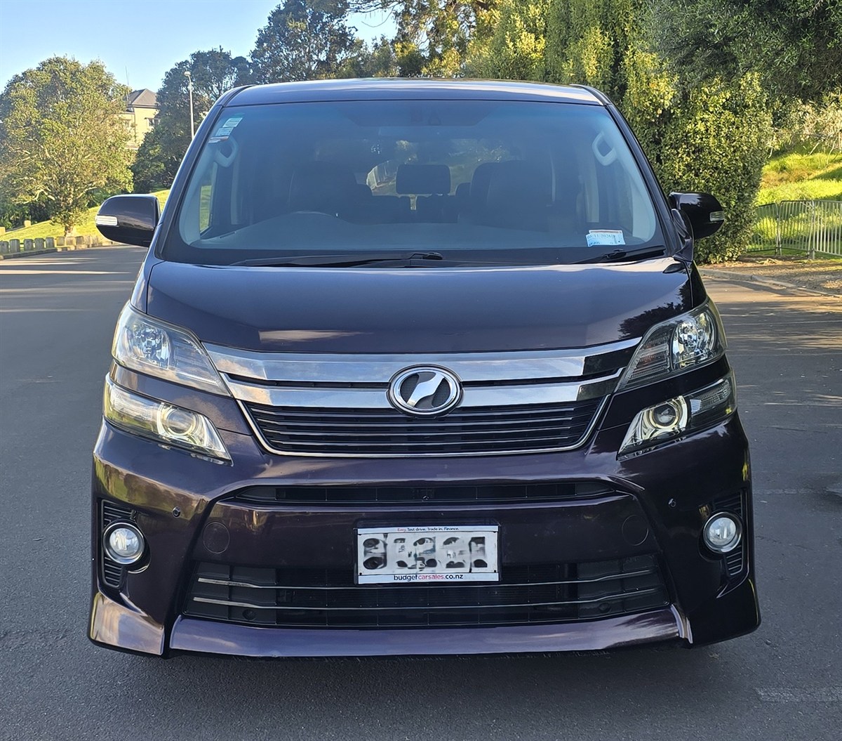 2013 Toyota Vellfire thumbnail