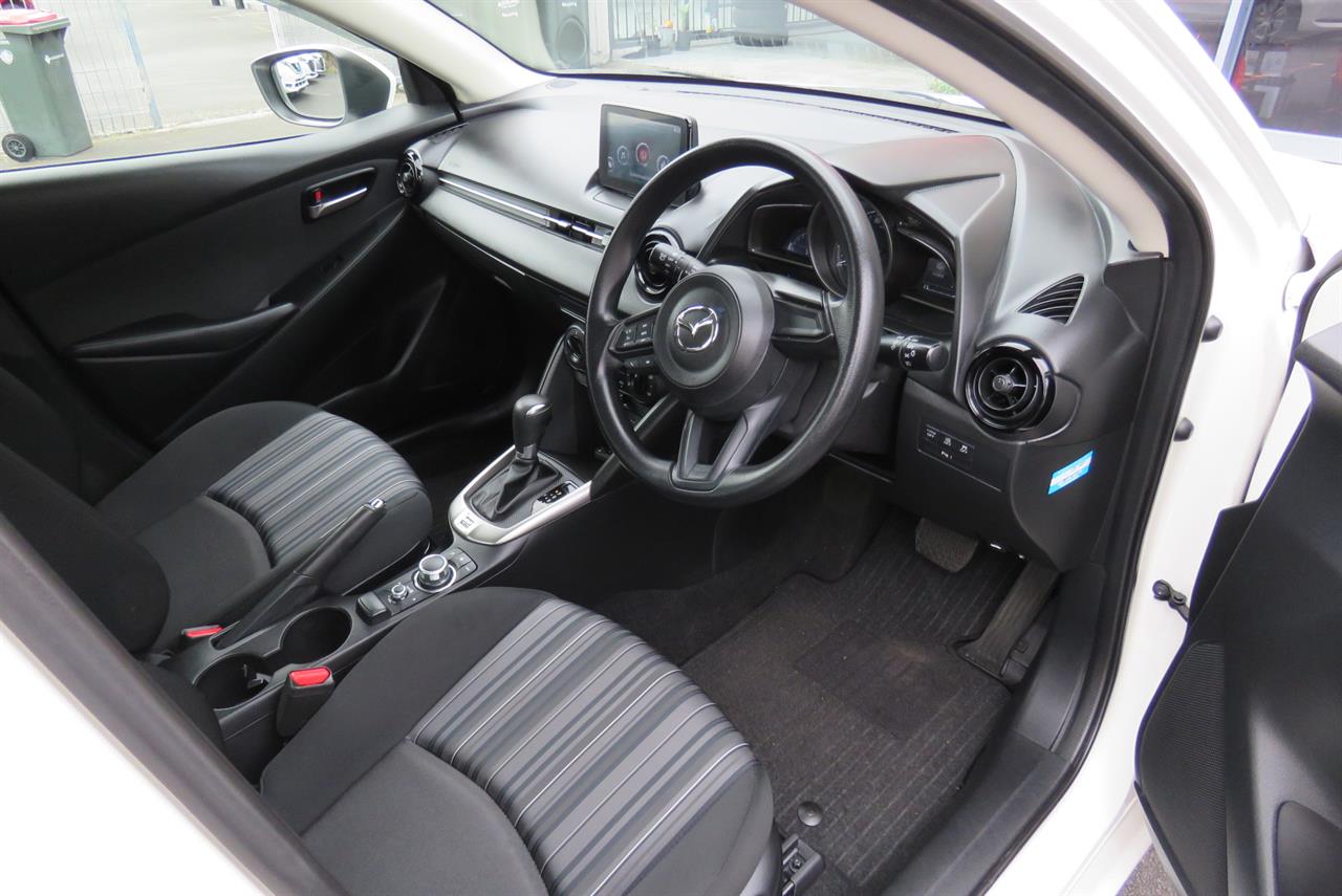 2021 Mazda 2 thumbnail