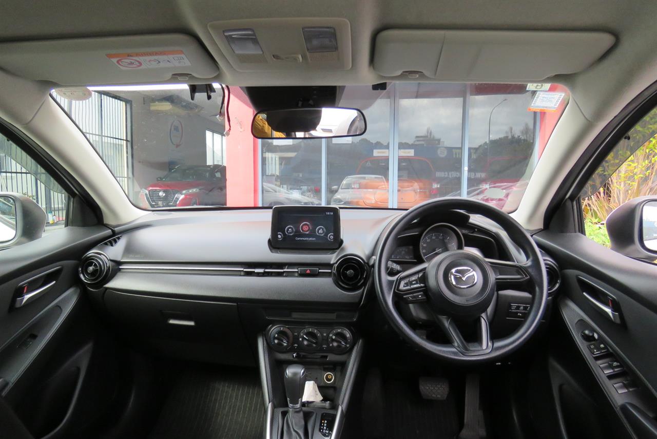 2021 Mazda 2 thumbnail